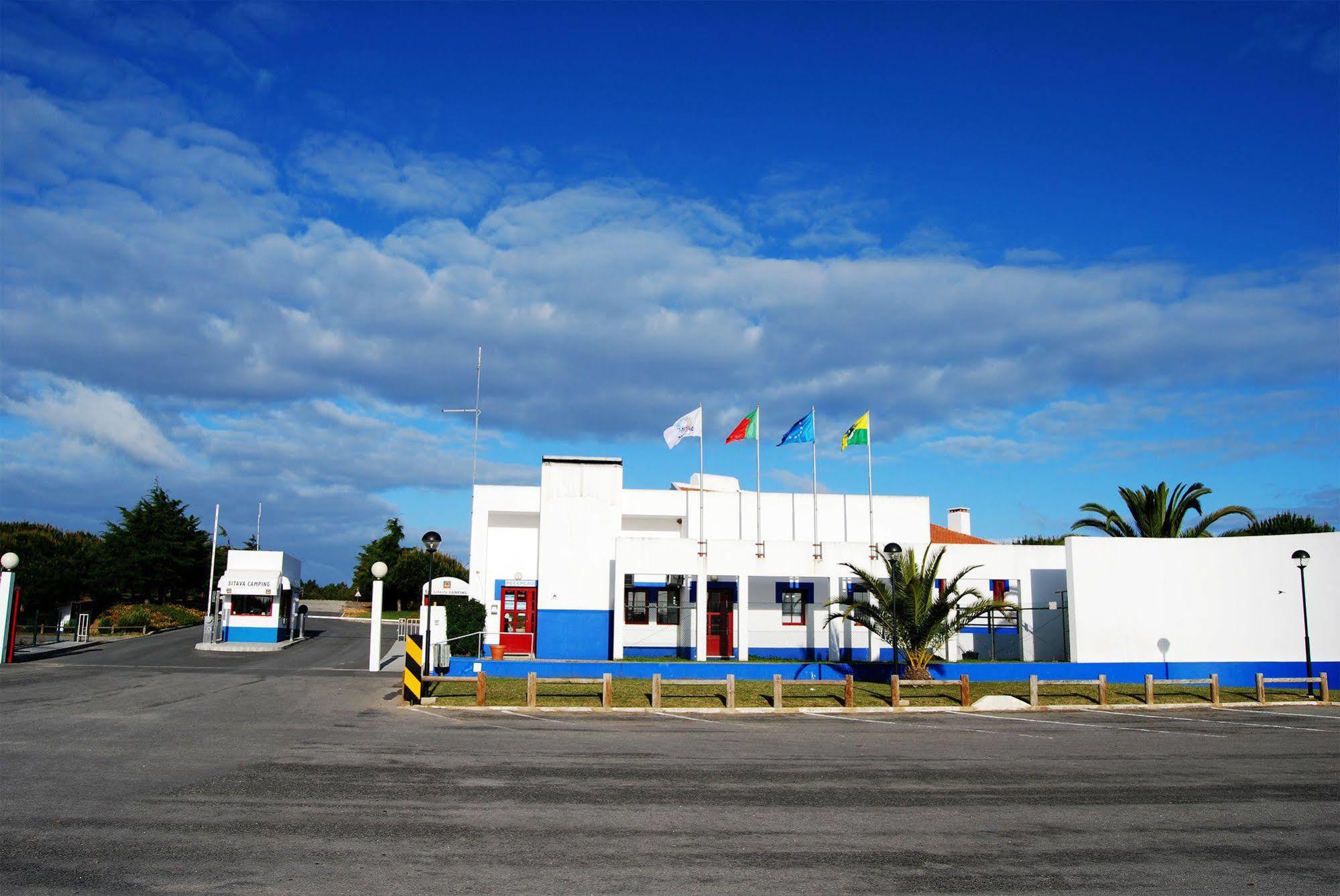 Parque De Campismo Orbitur Sitava Milfontes Hotel Malhadinhas Bagian luar foto